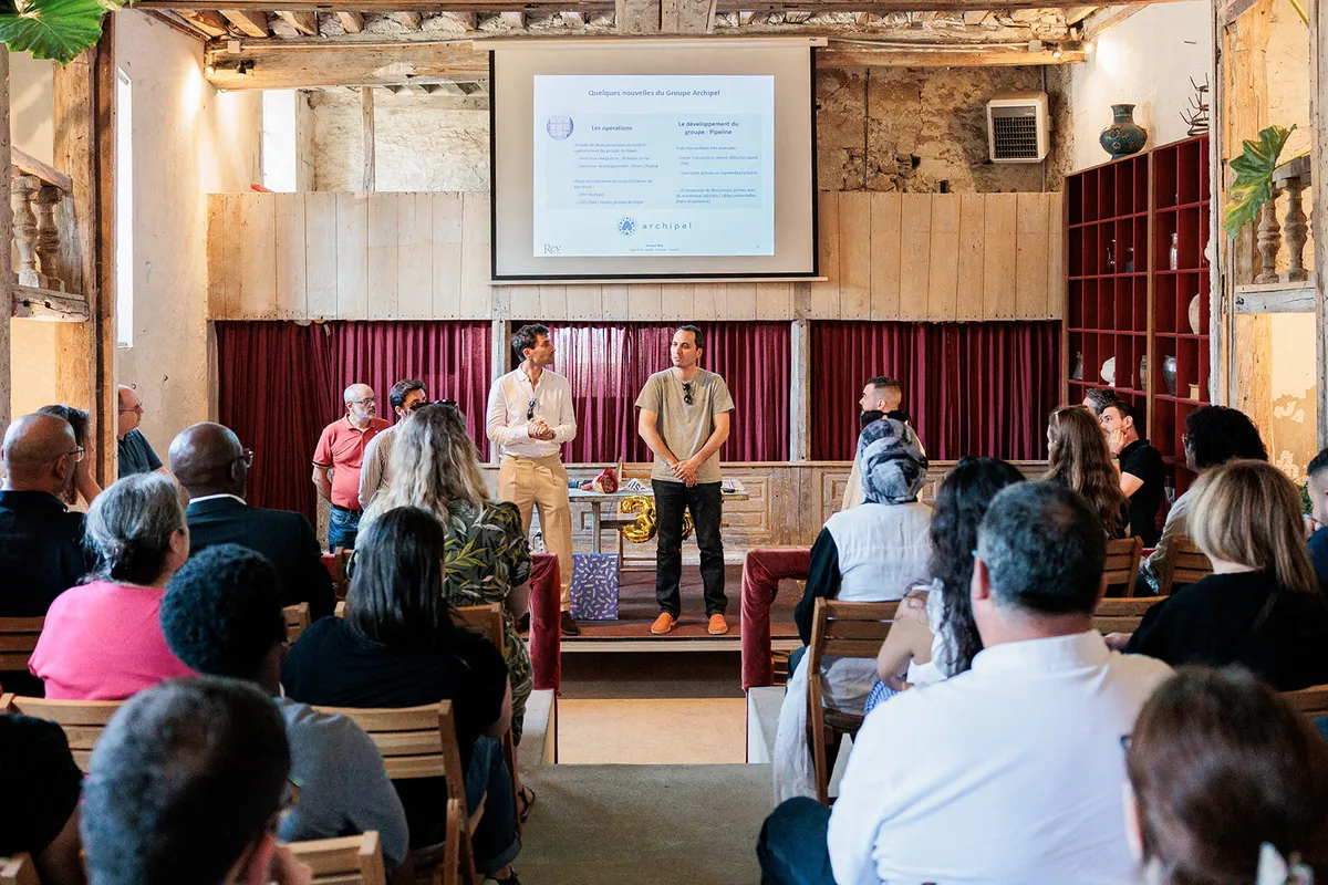 média de Groupe Archipel